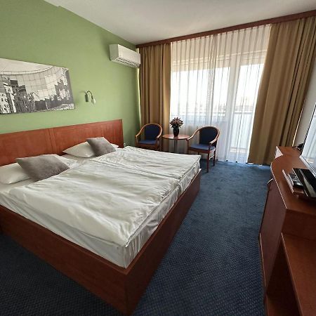 Hotel Bratislava Dış mekan fotoğraf