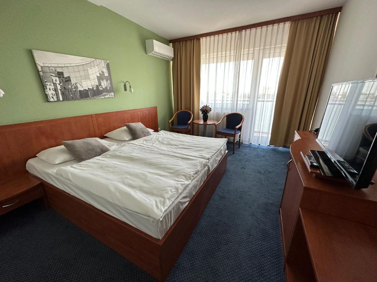 Hotel Bratislava Dış mekan fotoğraf